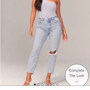 Abercrombie & Fitch- High Rise Mom Jeans, Curve Love Size 00/ 24